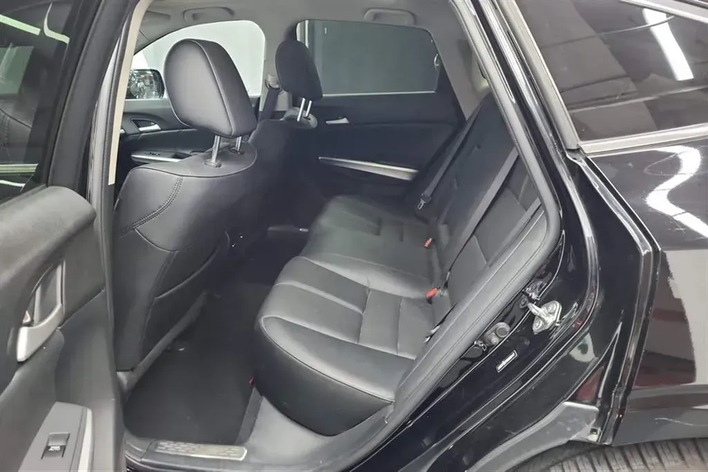 2014 Honda Crosstour 2.4L 197HP L4 5AT,autocango,china used car exporter,china ev exporter,chinese used car exporter,chinese used ev exporter