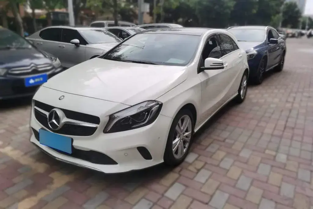 2017 Mercedes-Benz A Class 1.6T 156HP L4 7DCT