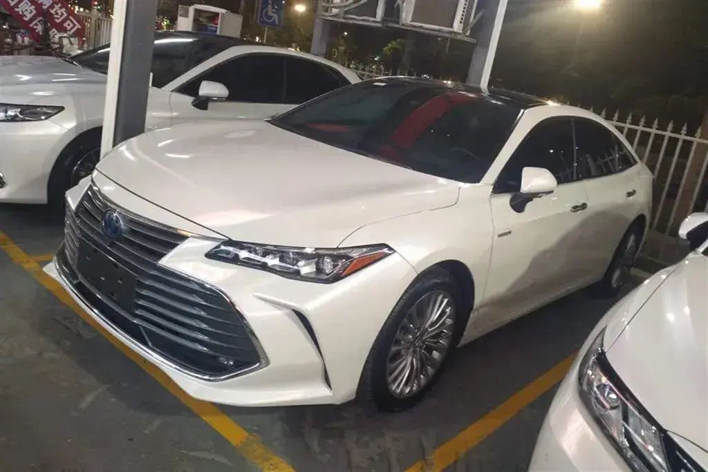 2019 Toyota Avalon 2.5L 178HP L4 E-CVT Hybrid