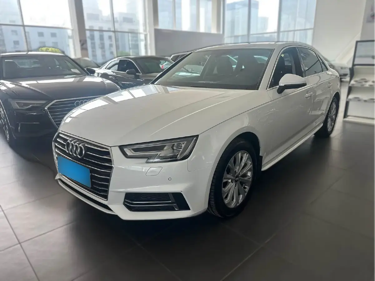 2019 Audi A4L 2.0T 190HP L4 7DCT