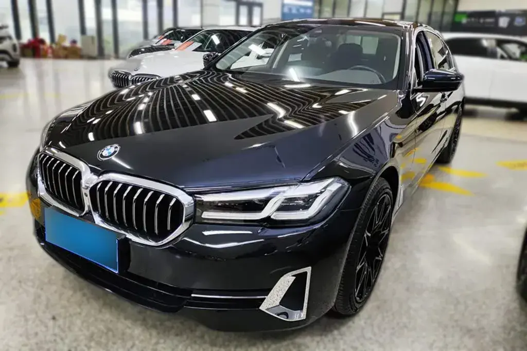 2022 BMW 5 Series 2.0T 252HP L4 8AT