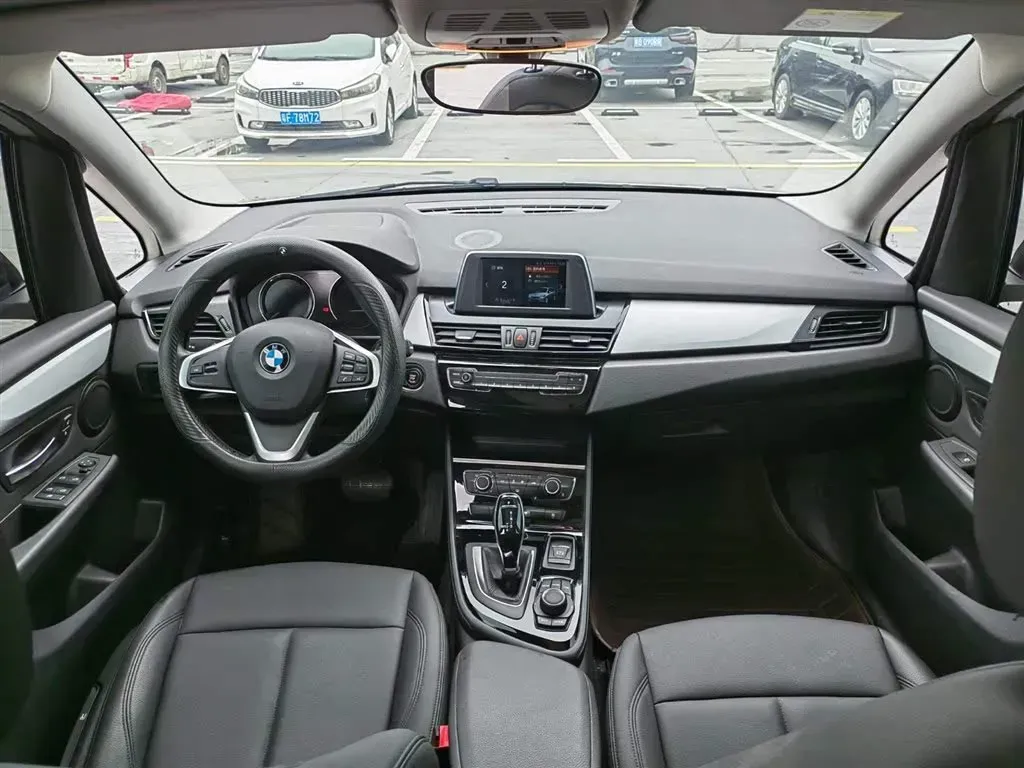2019 BMW 2 Series SUV 1.5T 140HP L3 7DCT,autocango,china used car exporter,china ev exporter,chinese used car exporter,chinese used ev exporter