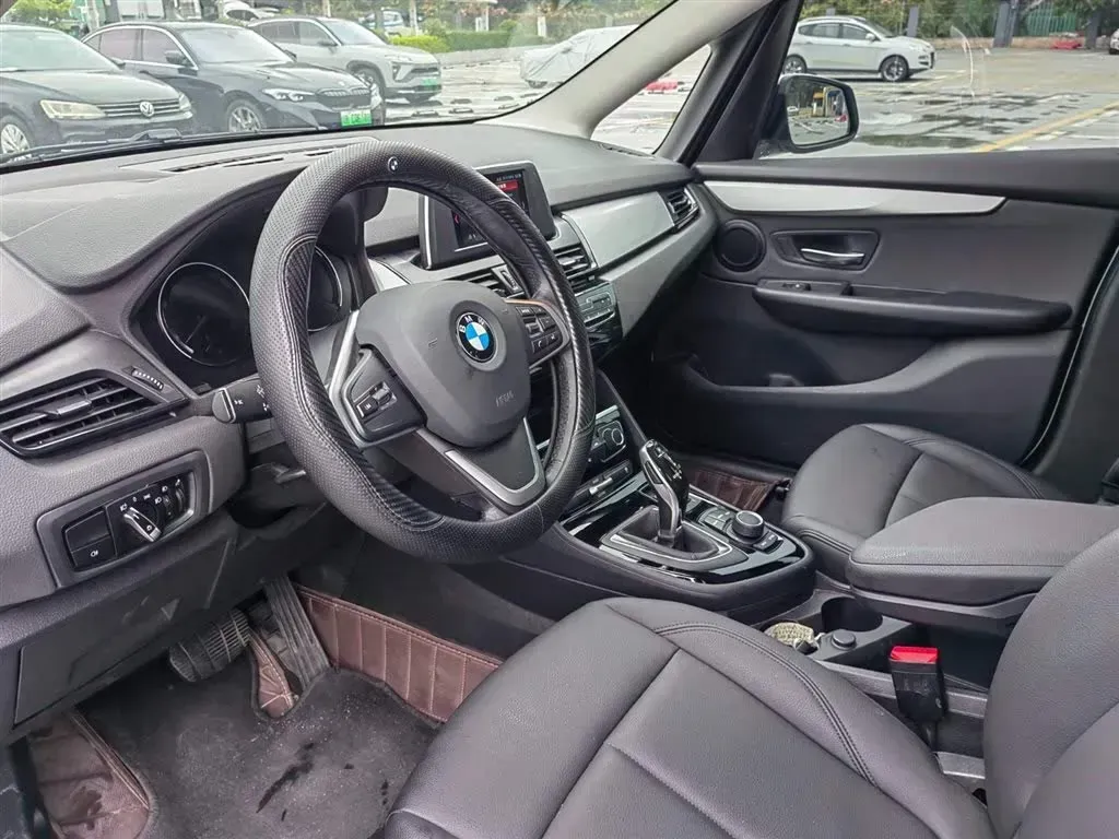 2019 BMW 2 Series SUV 1.5T 140HP L3 7DCT,autocango,china used car exporter,china ev exporter,chinese used car exporter,chinese used ev exporter