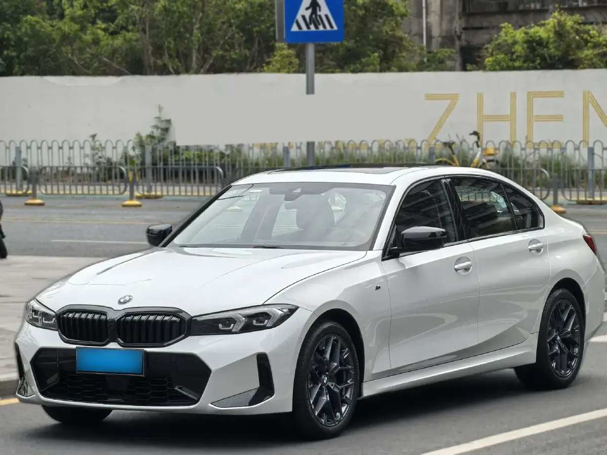 2025 BMW 3 Series 2.0T 245HP L4 8AT