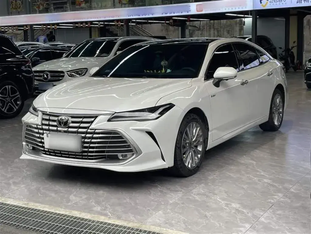 2024 Toyota Avalon 2.0L 152HP L4 E-CVT Hybrid
