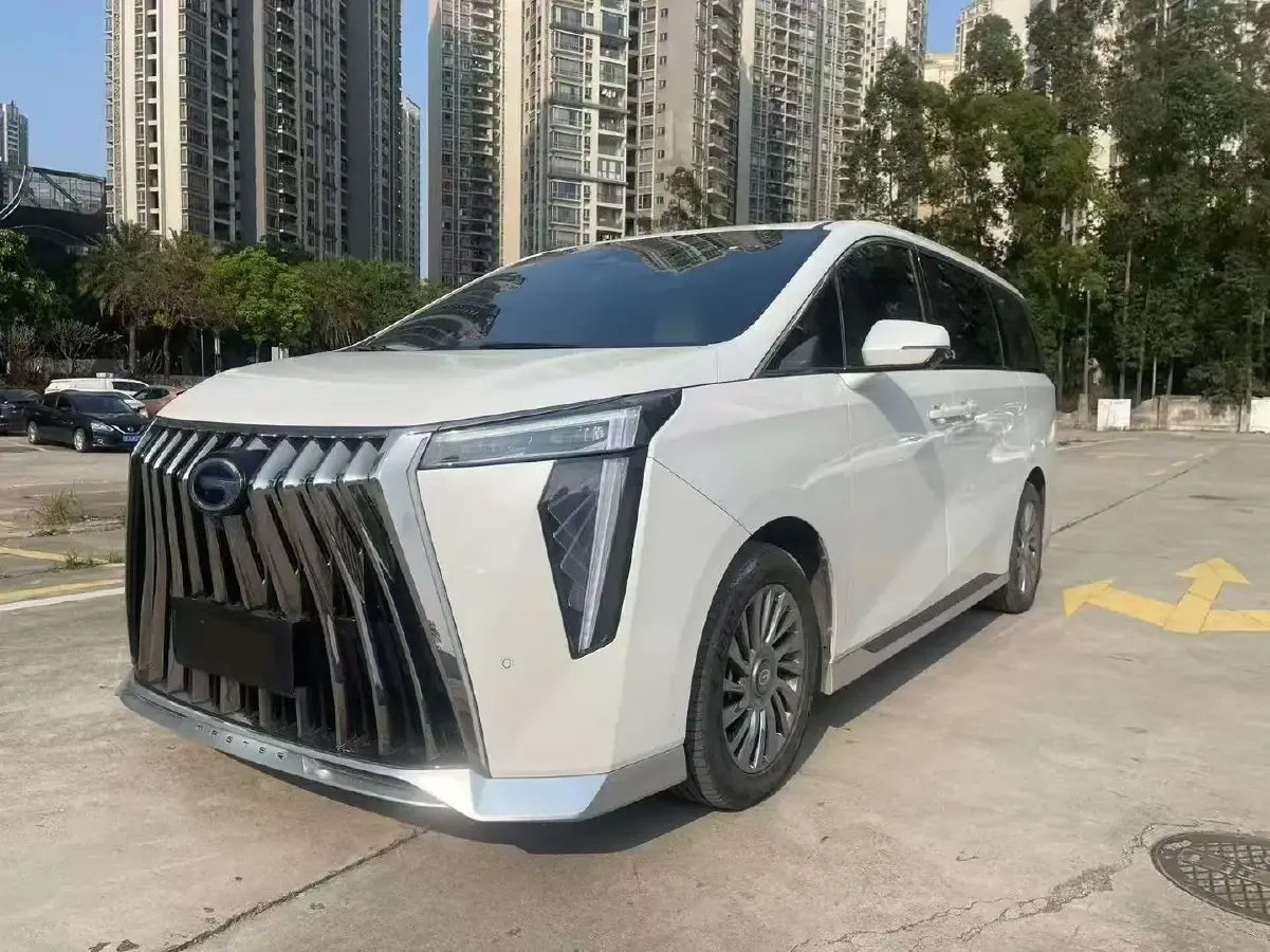 2023 GAC Trumpchi M8 2.0T 190HP L4 E-CVT Hybrid