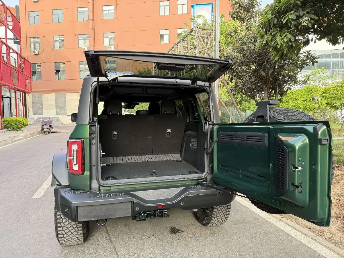 2024 Ford Bronco 2.3T 275HP L4 10AT,autocango,china used car exporter,china ev exporter,chinese used car exporter,chinese used ev exporter