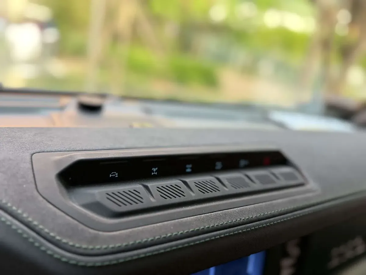 2024 Ford Bronco 2.3T 275HP L4 10AT,autocango,china used car exporter,china ev exporter,chinese used car exporter,chinese used ev exporter