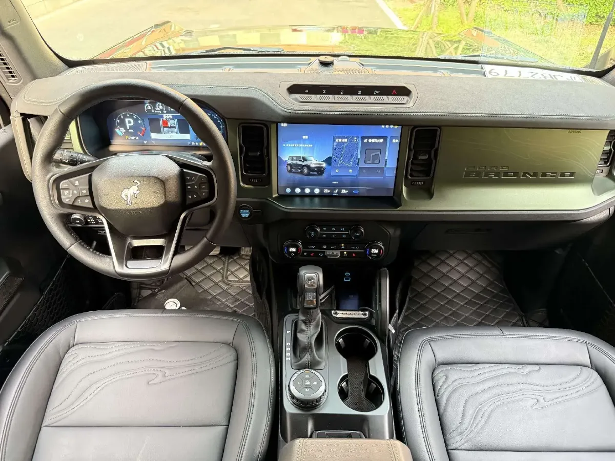 2024 Ford Bronco 2.3T 275HP L4 10AT,autocango,china used car exporter,china ev exporter,chinese used car exporter,chinese used ev exporter