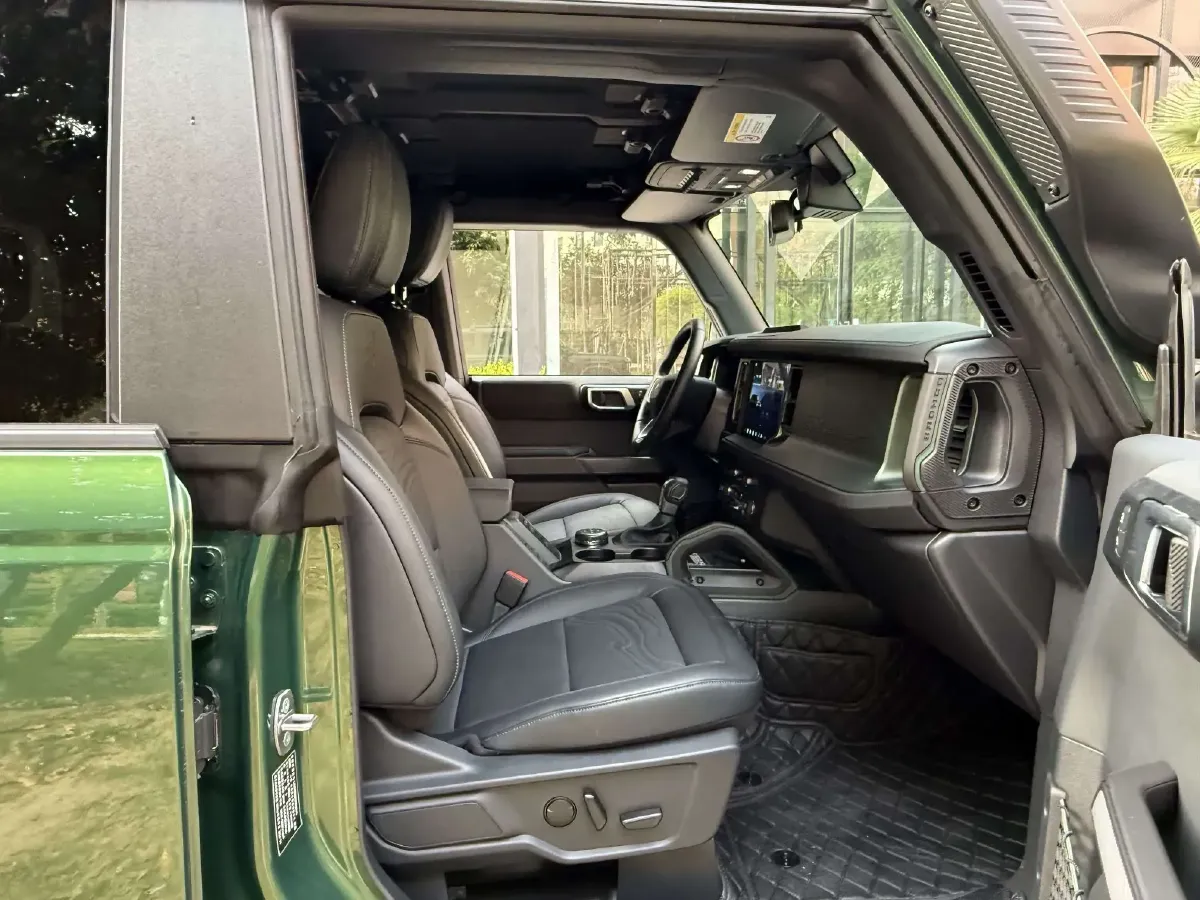 2024 Ford Bronco 2.3T 275HP L4 10AT,autocango,china used car exporter,china ev exporter,chinese used car exporter,chinese used ev exporter