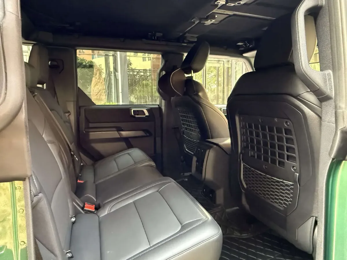 2024 Ford Bronco 2.3T 275HP L4 10AT,autocango,china used car exporter,china ev exporter,chinese used car exporter,chinese used ev exporter