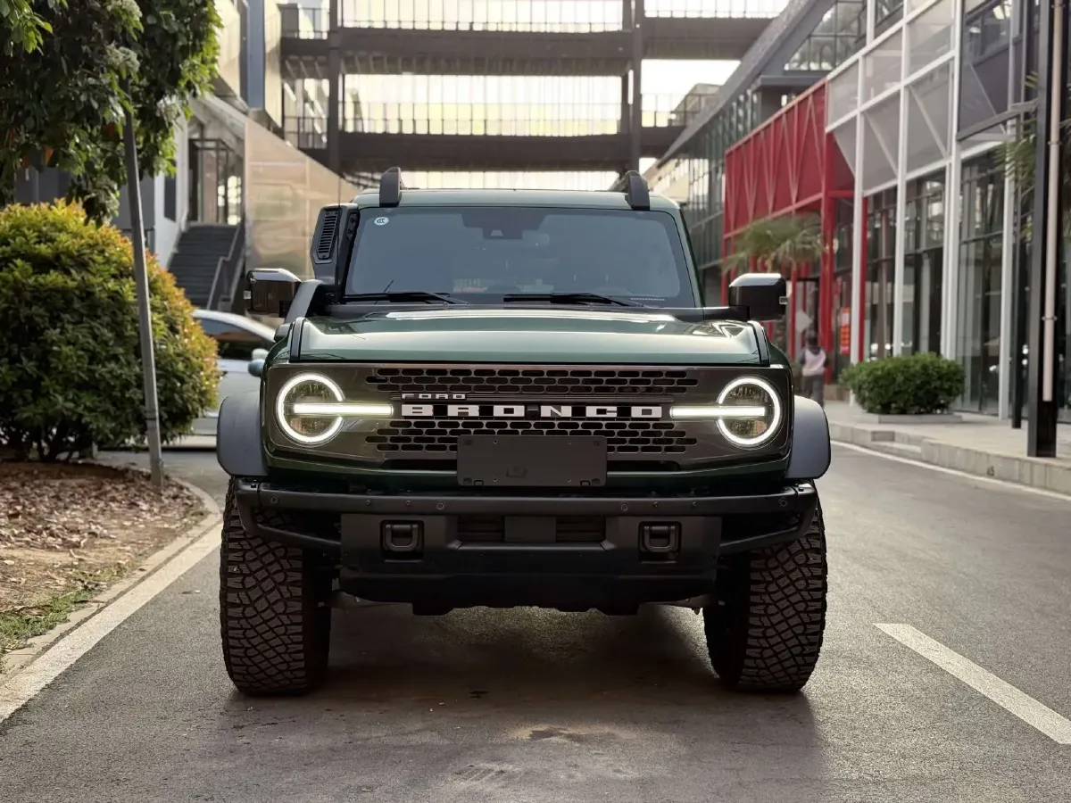 2024 Ford Bronco 2.3T 275HP L4 10AT,autocango,china used car exporter,china ev exporter,chinese used car exporter,chinese used ev exporter