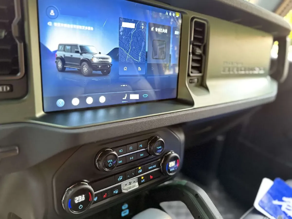 2024 Ford Bronco 2.3T 275HP L4 10AT,autocango,china used car exporter,china ev exporter,chinese used car exporter,chinese used ev exporter