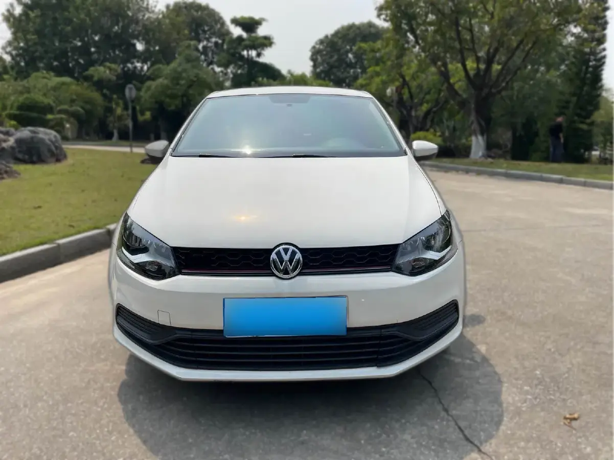 2016 Volkswagen Polo 1.4L 90HP L4 5MT