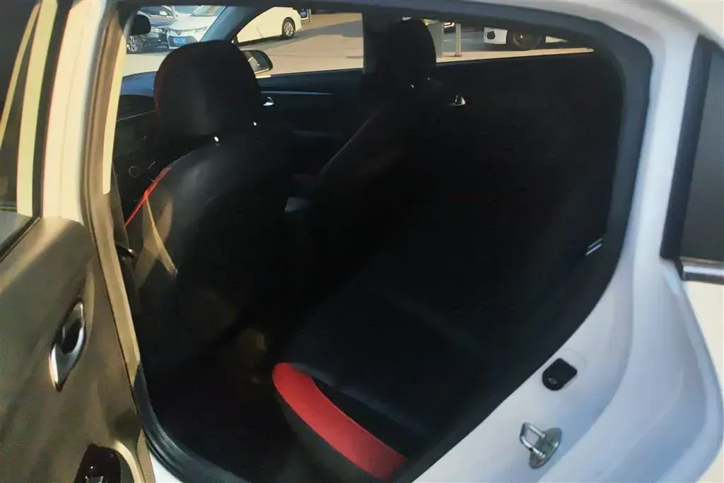 2017 Kia KX Cross 1.4L 100HP L4 6AT,autocango,china used car exporter,china ev exporter,chinese used car exporter,chinese used ev exporter