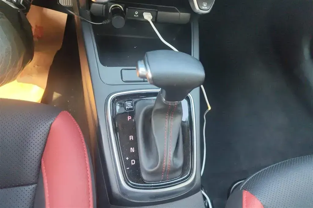 2017 Kia KX Cross 1.4L 100HP L4 6AT,autocango,china used car exporter,china ev exporter,chinese used car exporter,chinese used ev exporter