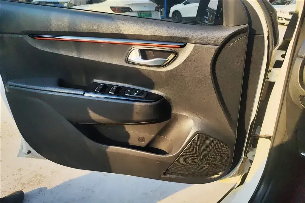 2017 Kia KX Cross 1.4L 100HP L4 6AT,autocango,china used car exporter,china ev exporter,chinese used car exporter,chinese used ev exporter