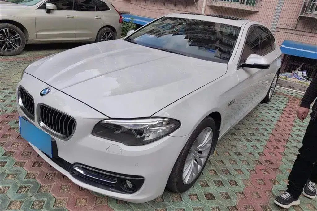 2017 BMW 5 Series 2.0T 218HP L4 8AT