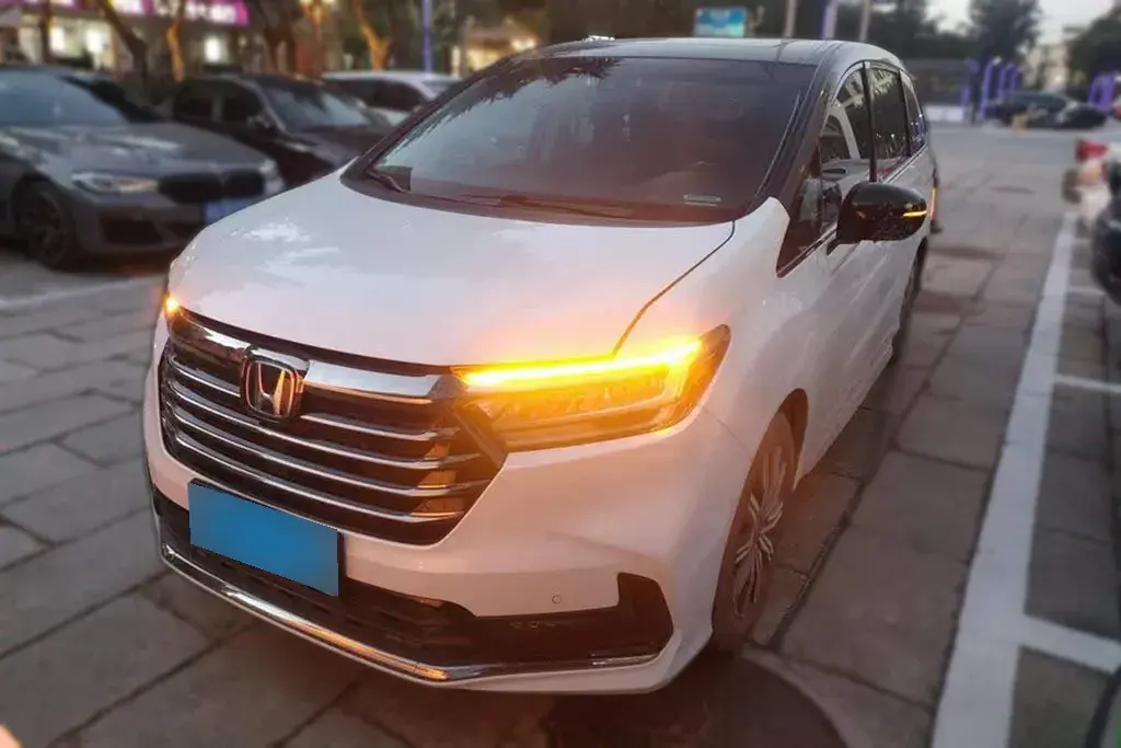 2022 Honda Odyssey 2.0L 146HP L4 E-CVT Hybrid