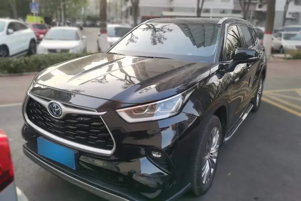 2022 Toyota Highlander 2.5L 192HP L4 E-CVT Hybrid