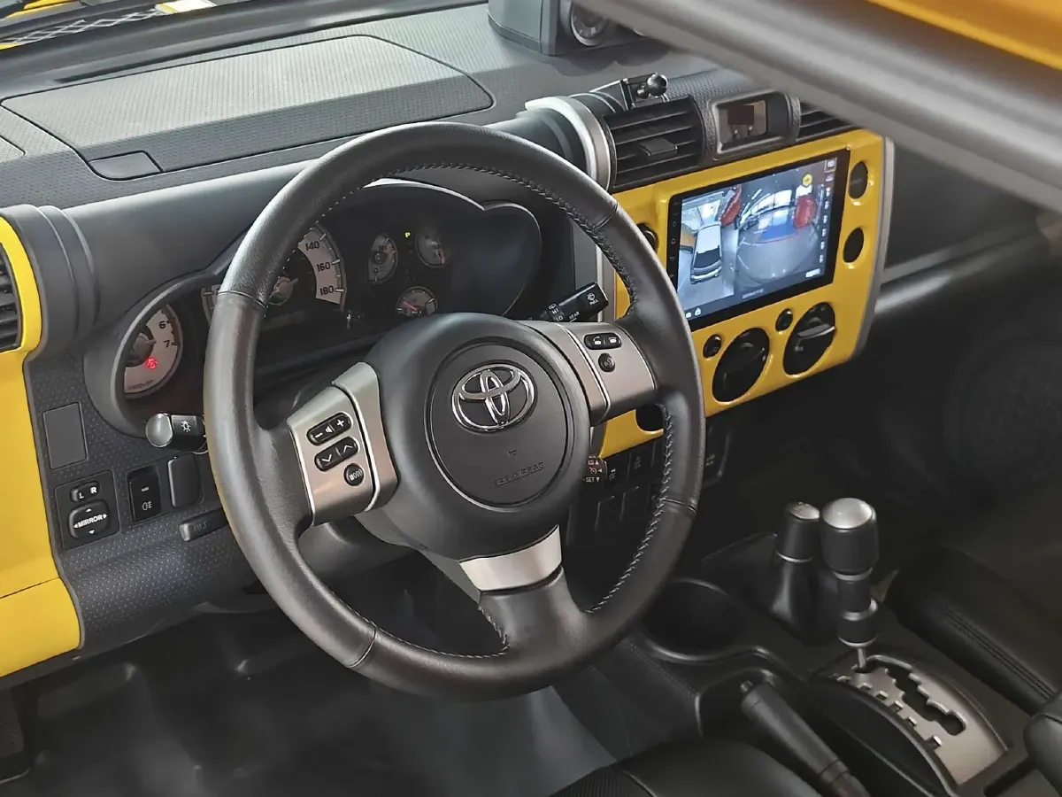 2013 Toyota FJ Cruiser 4.0L 272HP V6 5AT,autocango,china used car exporter,china ev exporter,chinese used car exporter,chinese used ev exporter