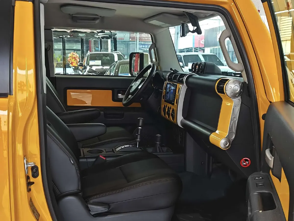 2013 Toyota FJ Cruiser 4.0L 272HP V6 5AT,autocango,china used car exporter,china ev exporter,chinese used car exporter,chinese used ev exporter