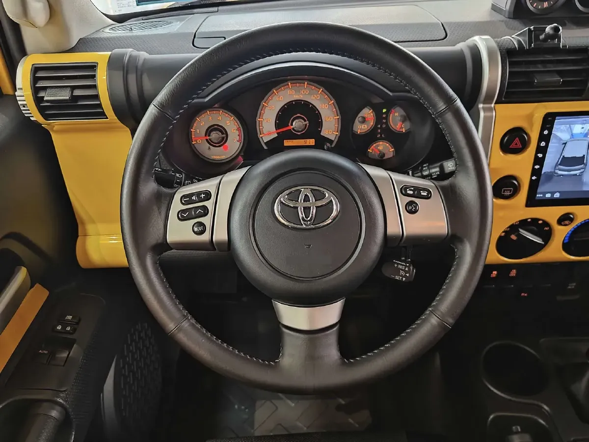 2013 Toyota FJ Cruiser 4.0L 272HP V6 5AT,autocango,china used car exporter,china ev exporter,chinese used car exporter,chinese used ev exporter