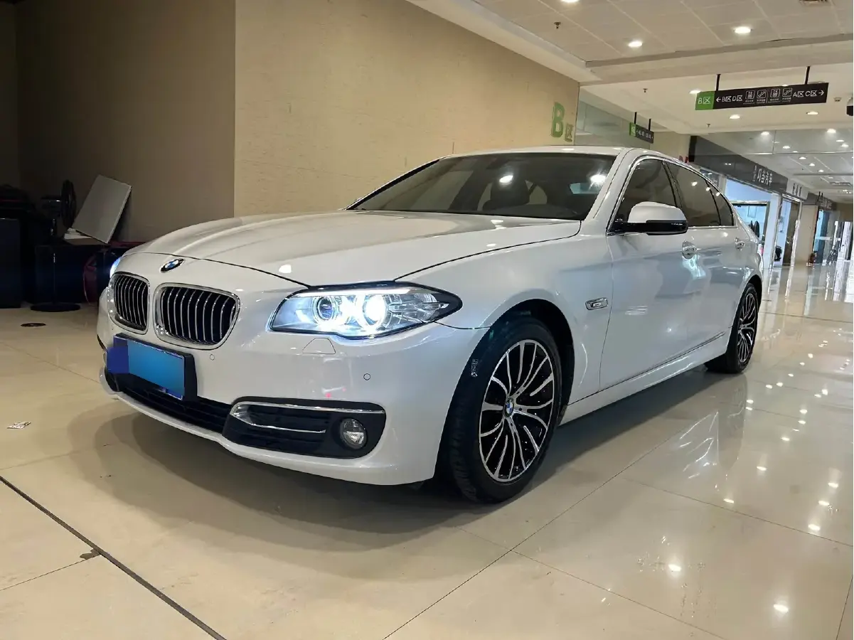 2014 BMW 5 Series 2.0T 218HP L4 8AT
