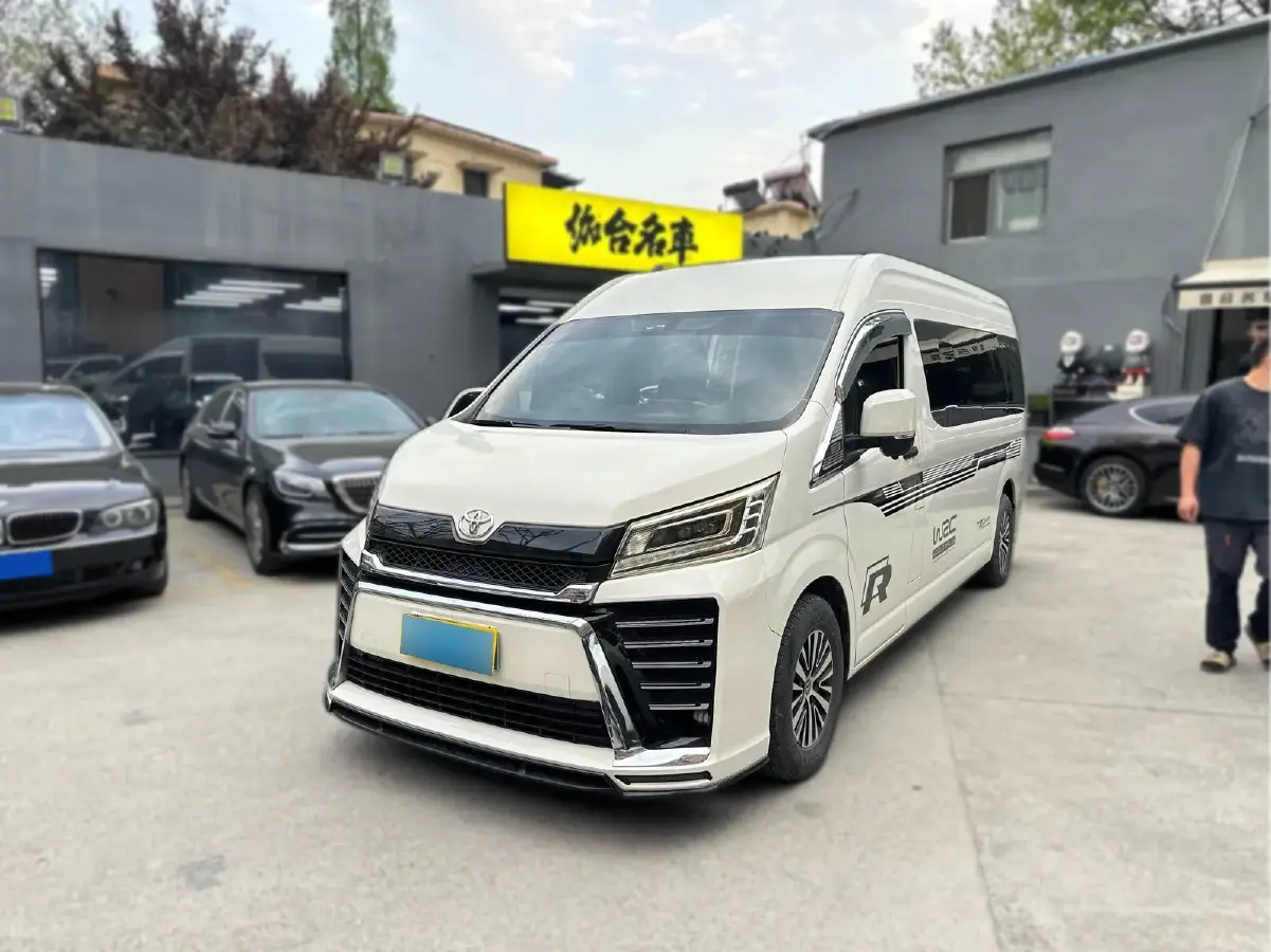 2011 Toyota Hiace 2.7L 154HP L4 5MT