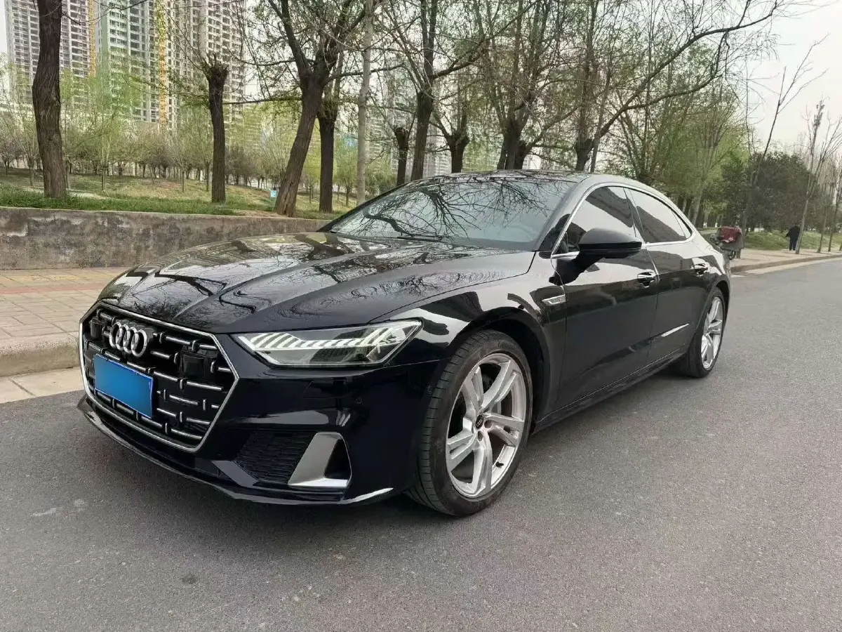 2024 Audi A7L 2.0T 245HP L4 7DCT