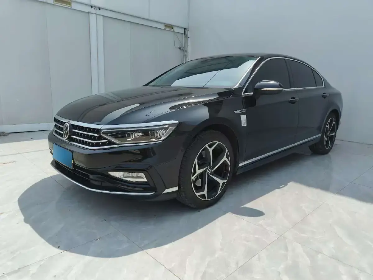 2023 Volkswagen Magotan 2.0T 220HP L4 7DCT