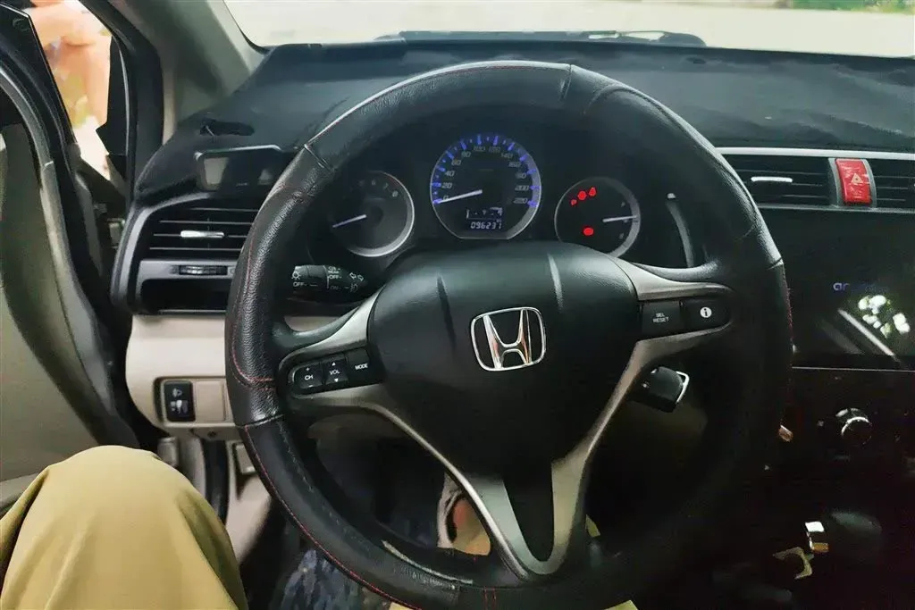 2012 Honda City Classic 1.5L 120HP L4 5AT,autocango,china used car exporter,china ev exporter,chinese used car exporter,chinese used ev exporter