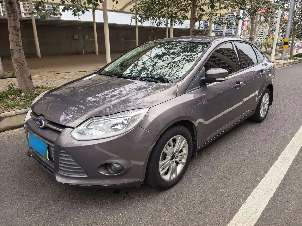 2012 Ford Focus 1.6L 125HP L4 6DCT