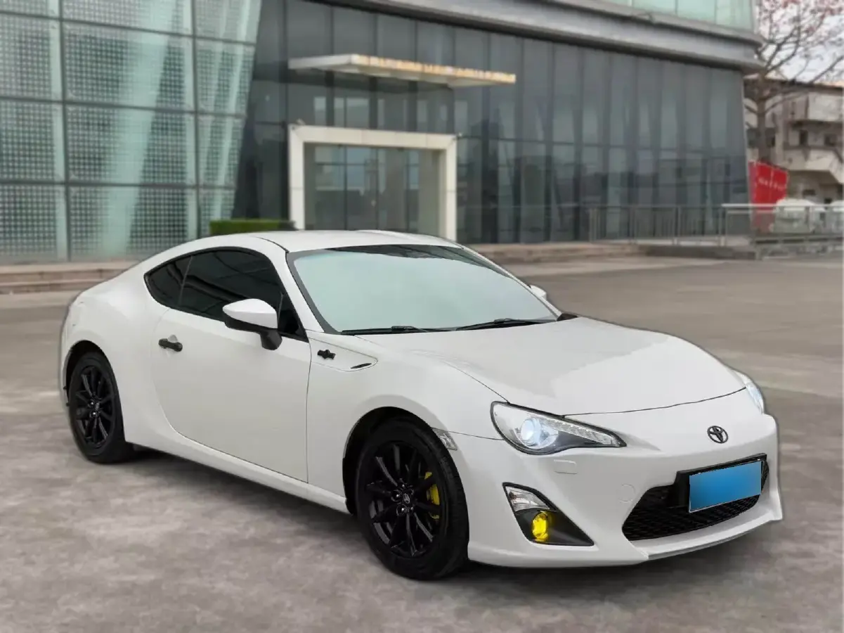 2014 Toyota 86 2.0L 200HP H4 6AT