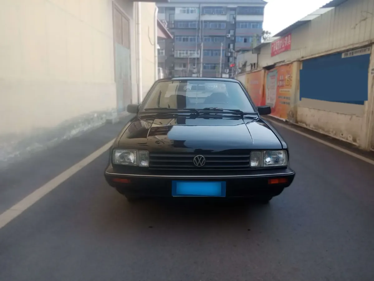 2004 Volkswagen Santana Classic 1.8L 95HP L4 5MT,autocango,china used car exporter,china ev exporter,chinese used car exporter,chinese used ev exporter