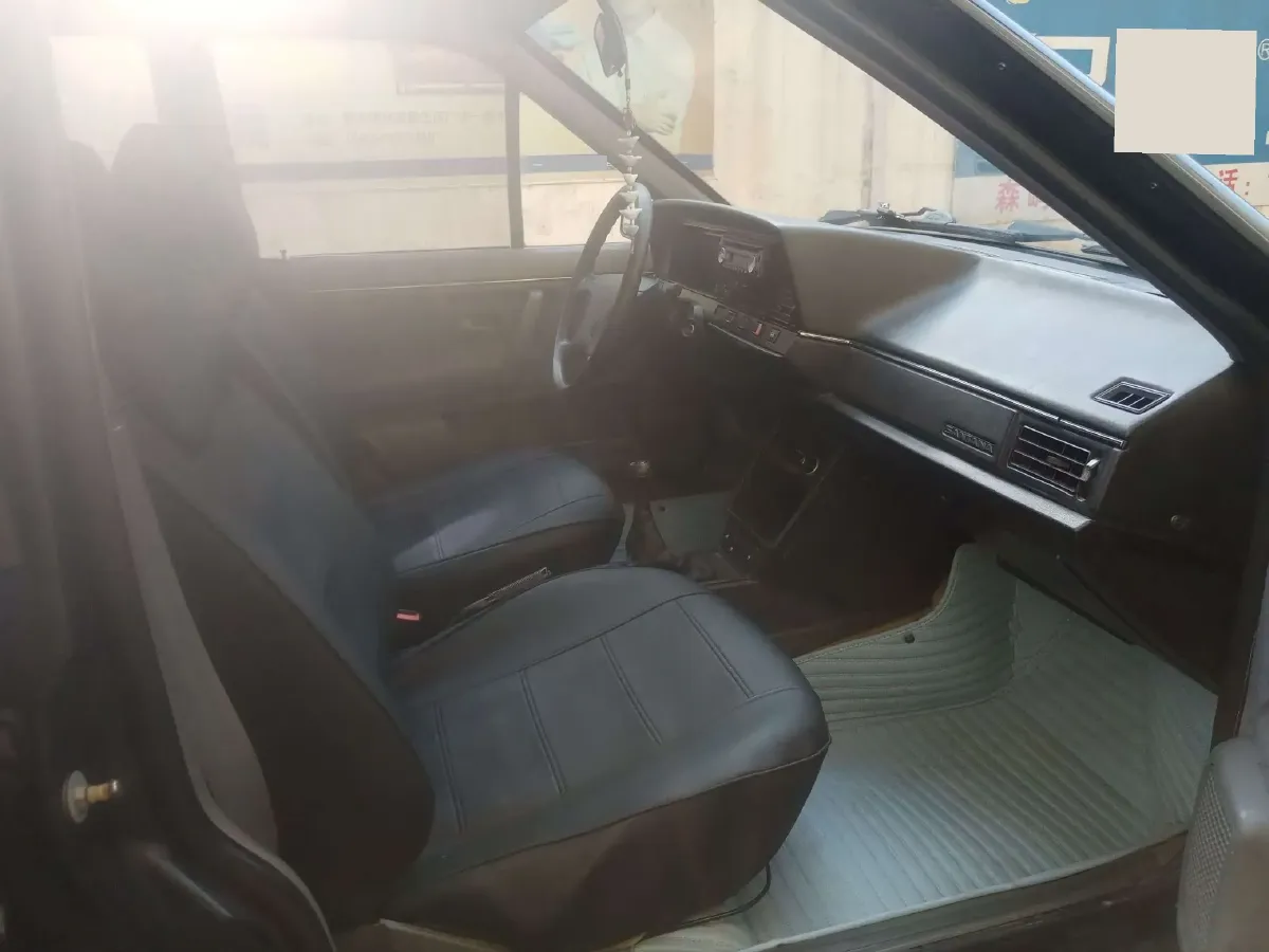 2004 Volkswagen Santana Classic 1.8L 95HP L4 5MT,autocango,china used car exporter,china ev exporter,chinese used car exporter,chinese used ev exporter