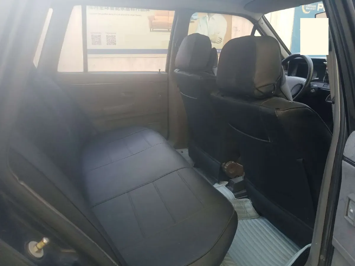 2004 Volkswagen Santana Classic 1.8L 95HP L4 5MT,autocango,china used car exporter,china ev exporter,chinese used car exporter,chinese used ev exporter