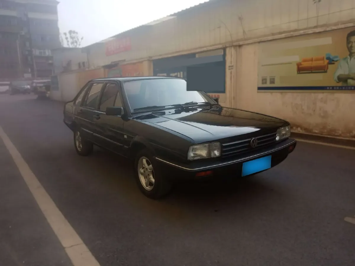 2004 Volkswagen Santana Classic 1.8L 95HP L4 5MT,autocango,china used car exporter,china ev exporter,chinese used car exporter,chinese used ev exporter