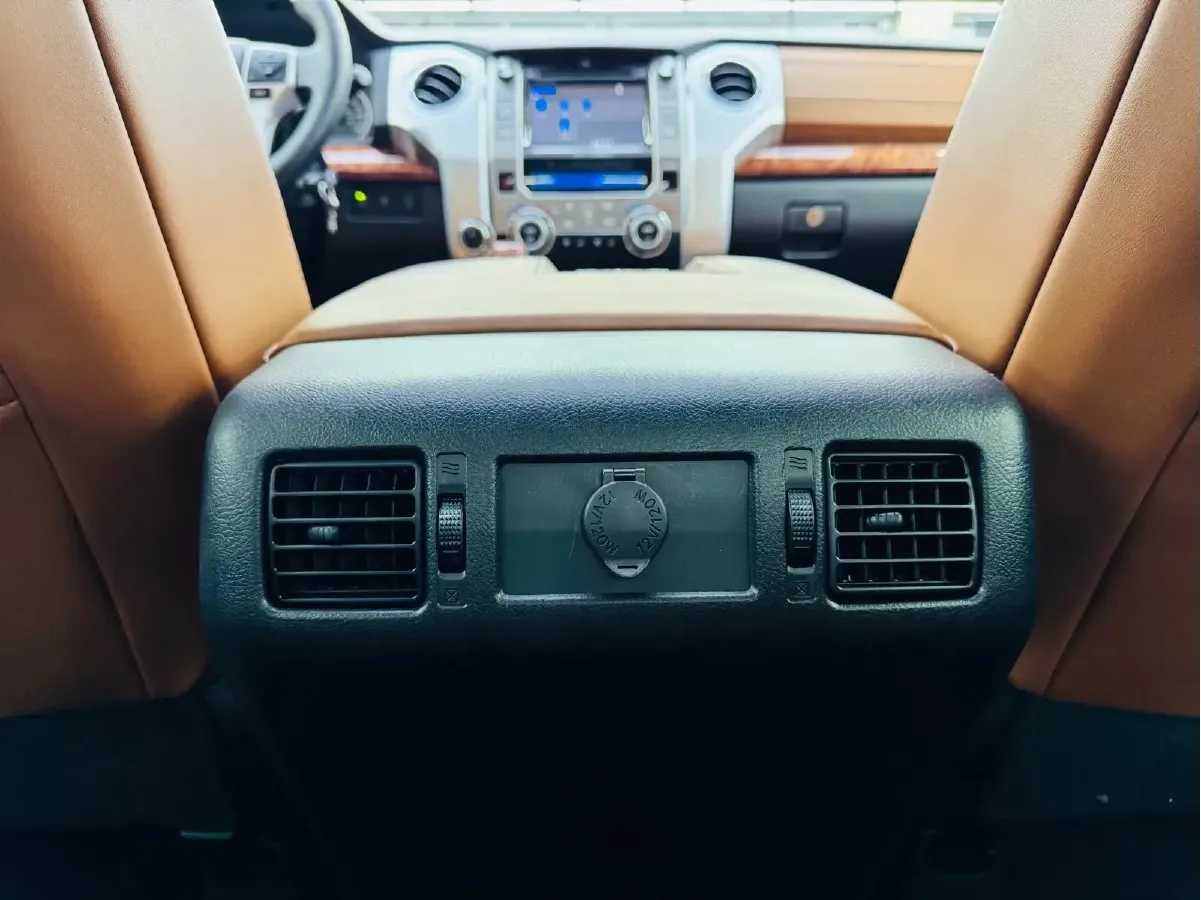 2014 Toyota Tundra 5.7L 386HP V8 6AT,autocango,china used car exporter,china ev exporter,chinese used car exporter,chinese used ev exporter