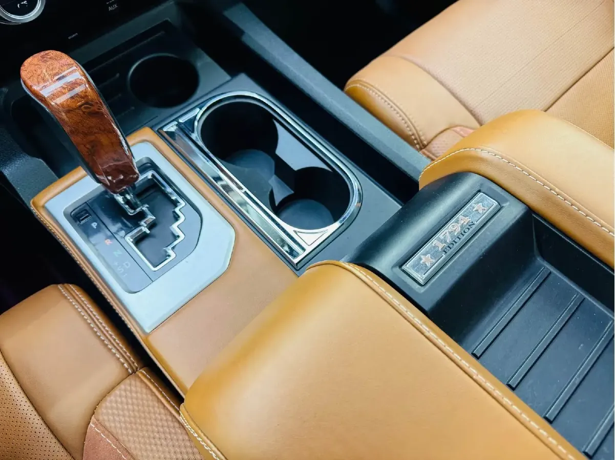 2014 Toyota Tundra 5.7L 386HP V8 6AT,autocango,china used car exporter,china ev exporter,chinese used car exporter,chinese used ev exporter