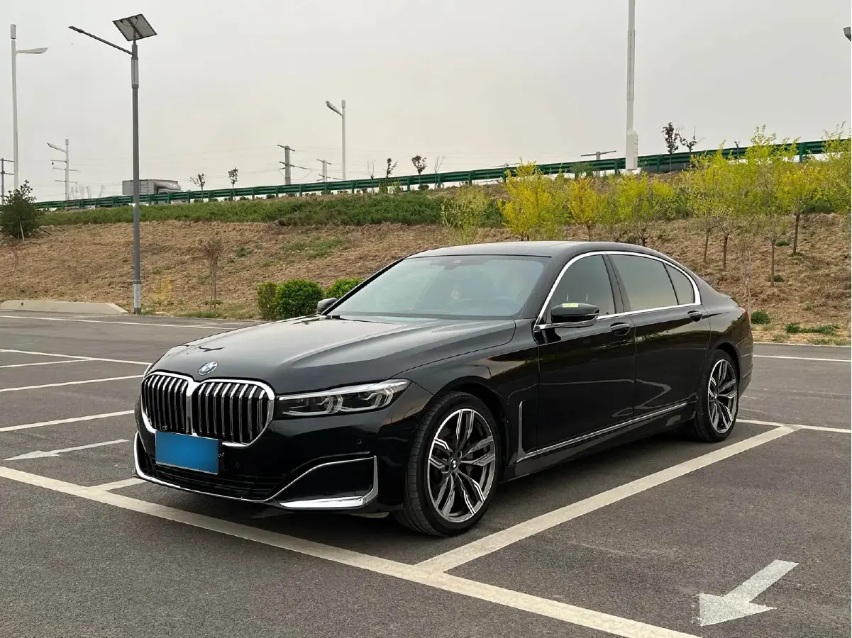 2019 BMW 7 Series 2.0T 265HP L4 8AT