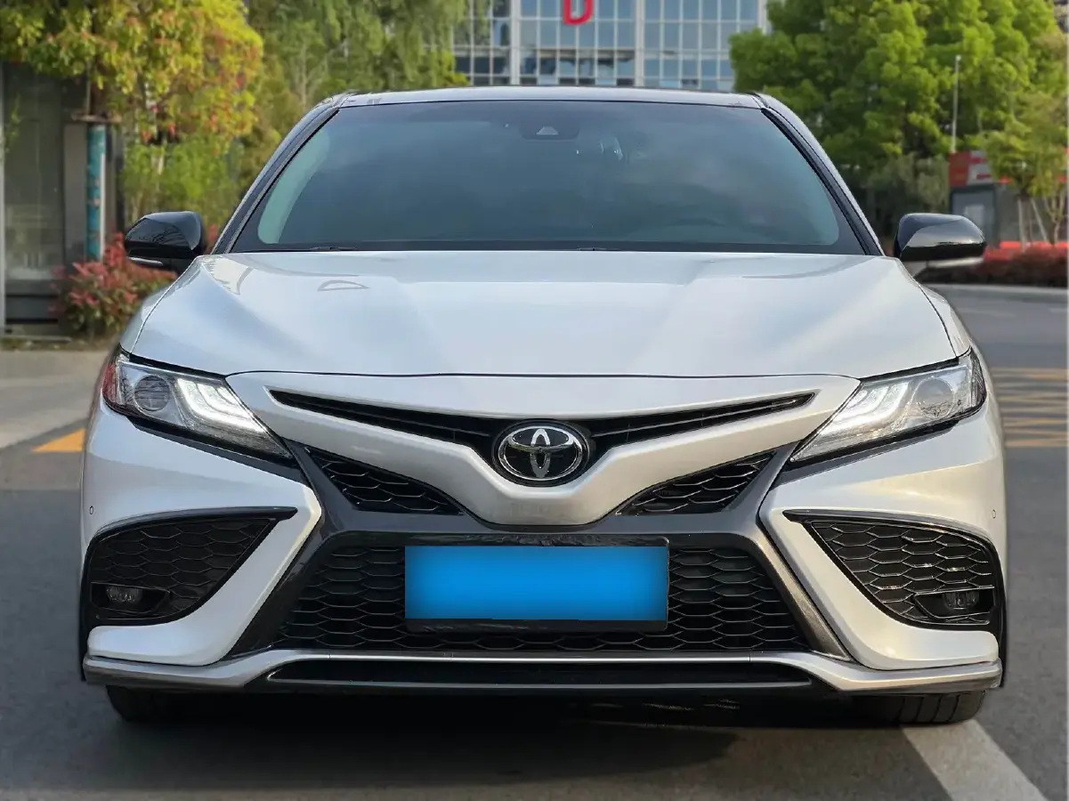 2021 Toyota Camry 2.5L 209HP L4 8AT