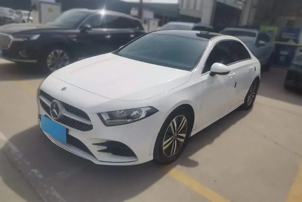 2019 Mercedes-Benz A Class 1.3T 136HP L4 7DCT