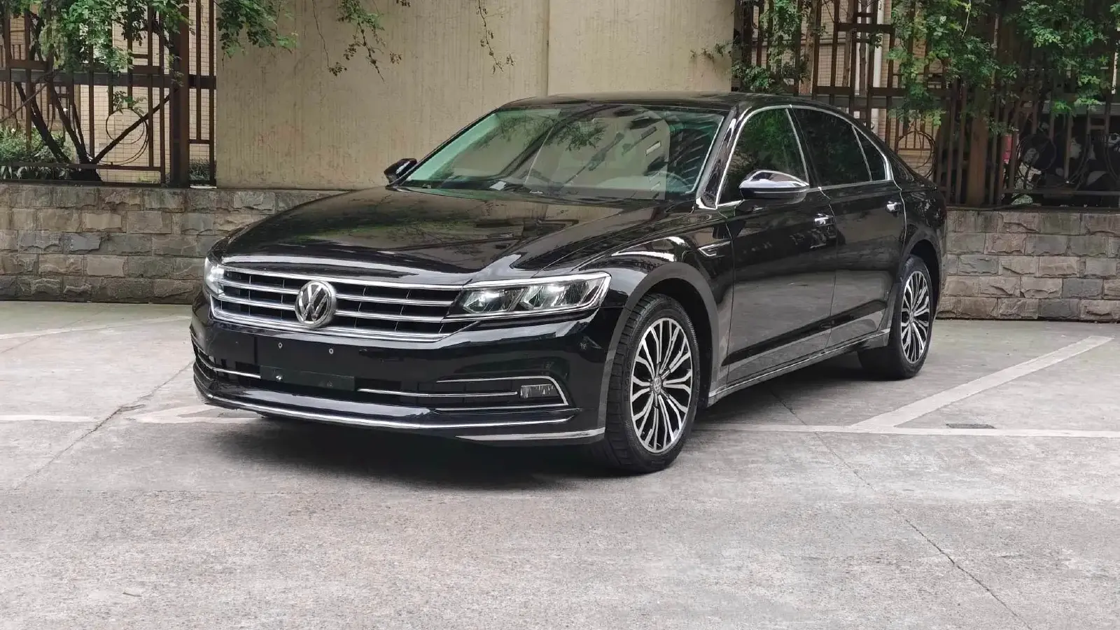 2018 Volkswagen Phideon 2.0T 224HP L4 7DCT