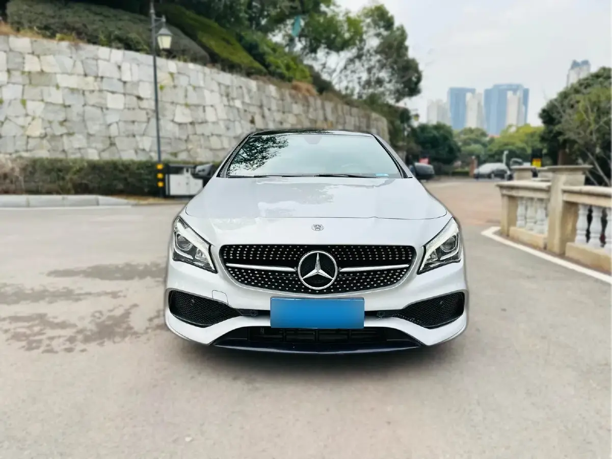 2017 Mercedes-Benz CLA Class 2.0T 184HP L4 7DCT