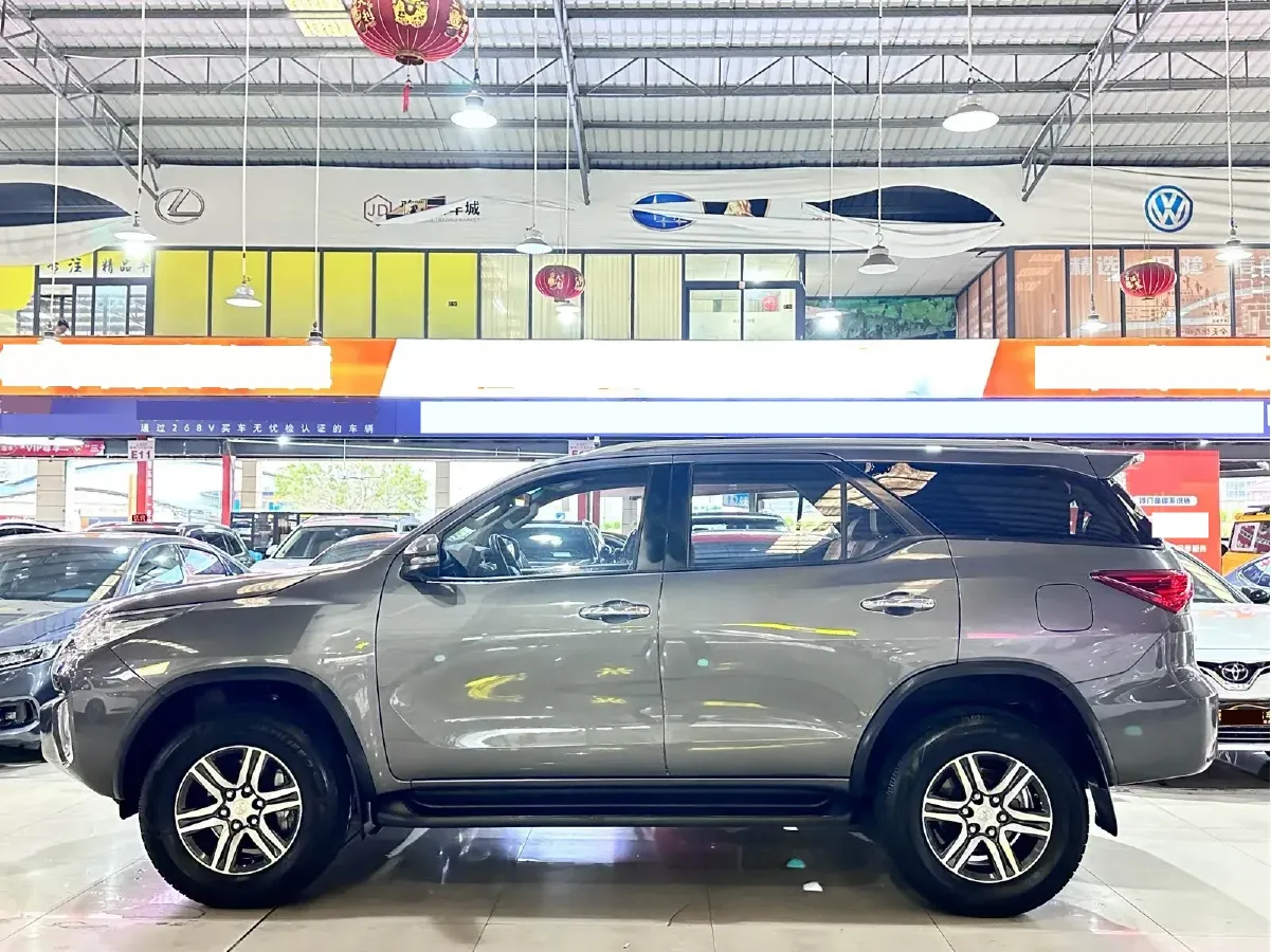 2016 Toyota Fortuner 2.7L 163HP L4 6AT,autocango,china used car exporter,china ev exporter,chinese used car exporter,chinese used ev exporter