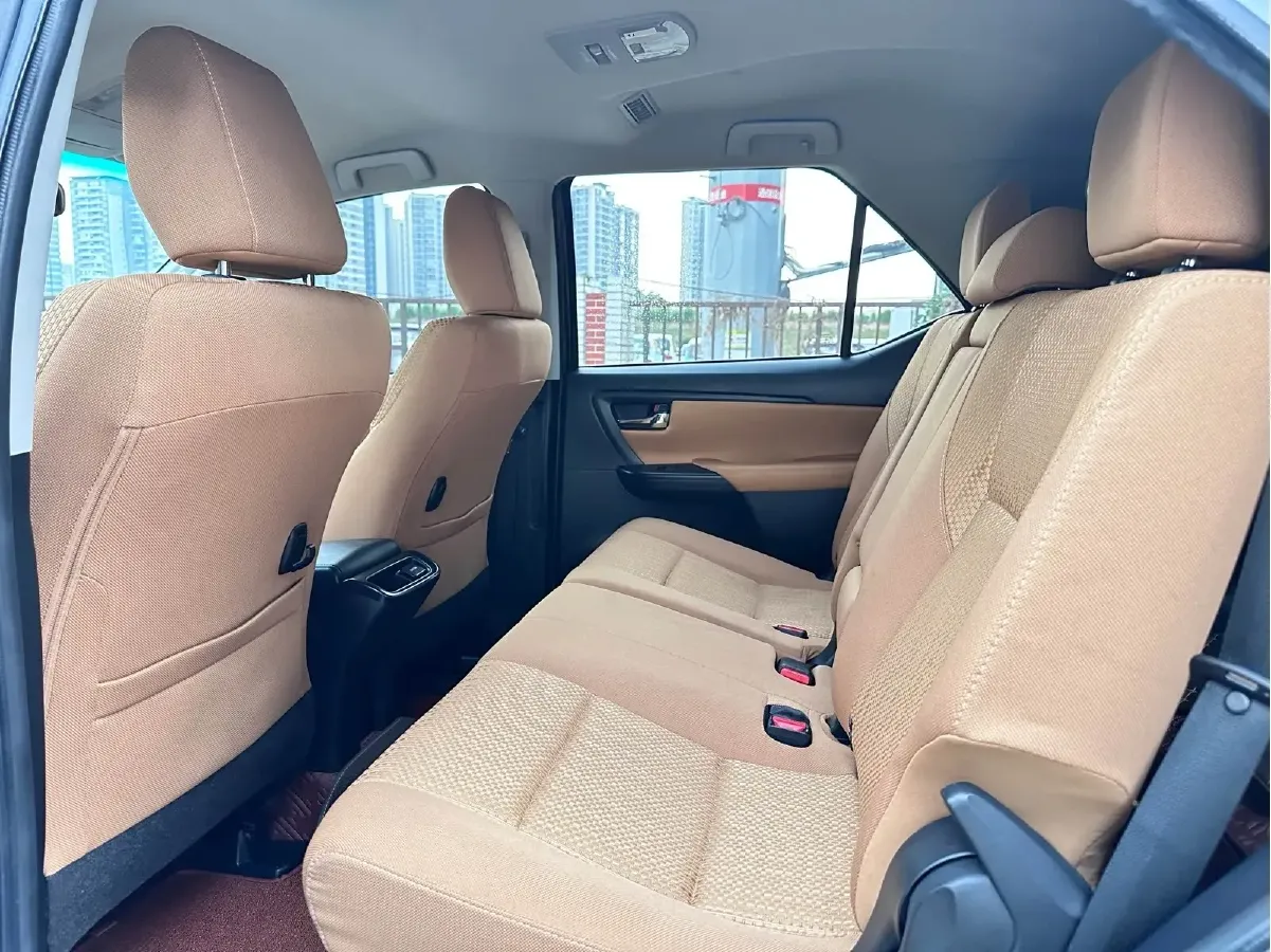 2016 Toyota Fortuner 2.7L 163HP L4 6AT,autocango,china used car exporter,china ev exporter,chinese used car exporter,chinese used ev exporter