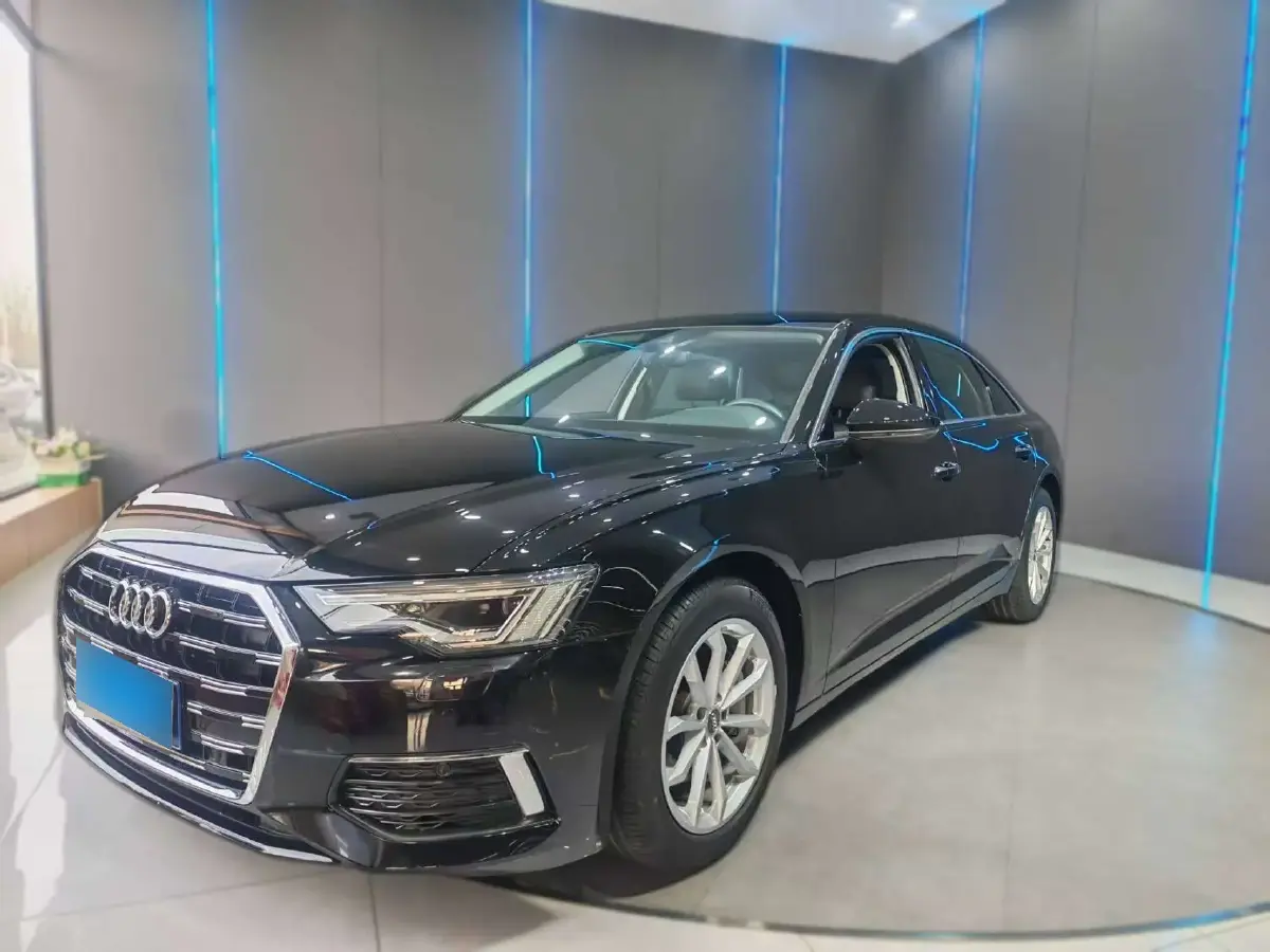 2021 Audi A6L 2.0T 190HP L4 7DCT