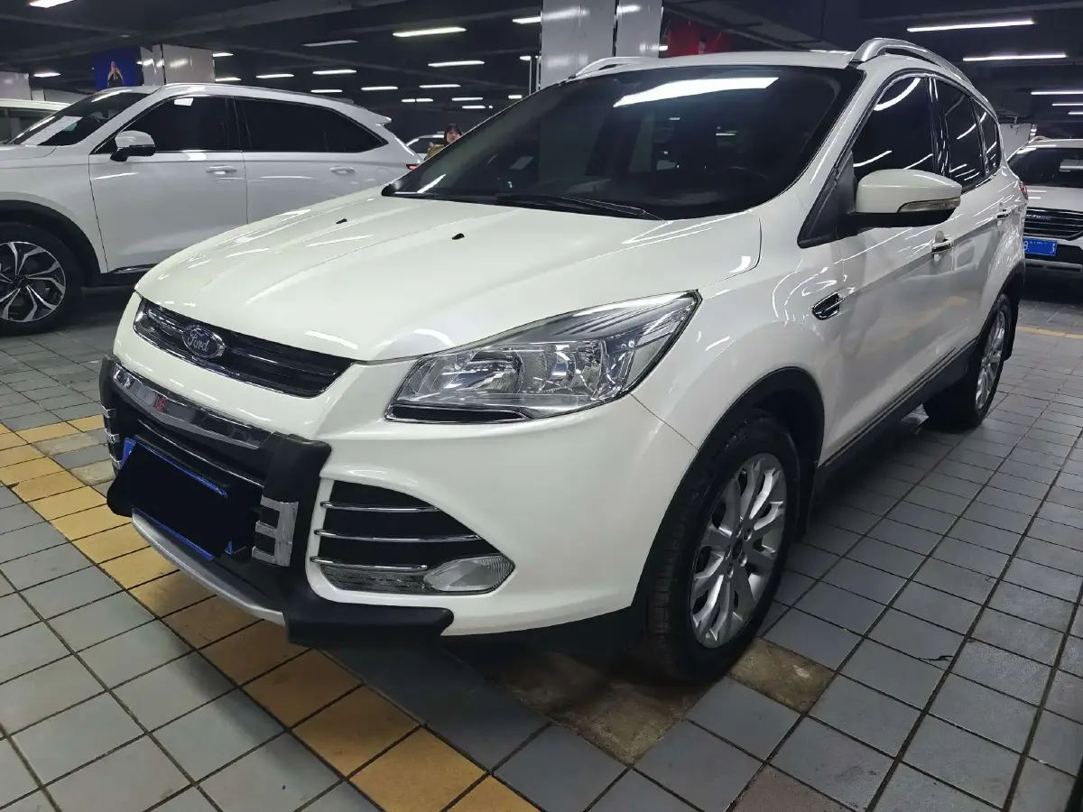 2015 Ford Kuga 2.0T 242HP L4 6AT
