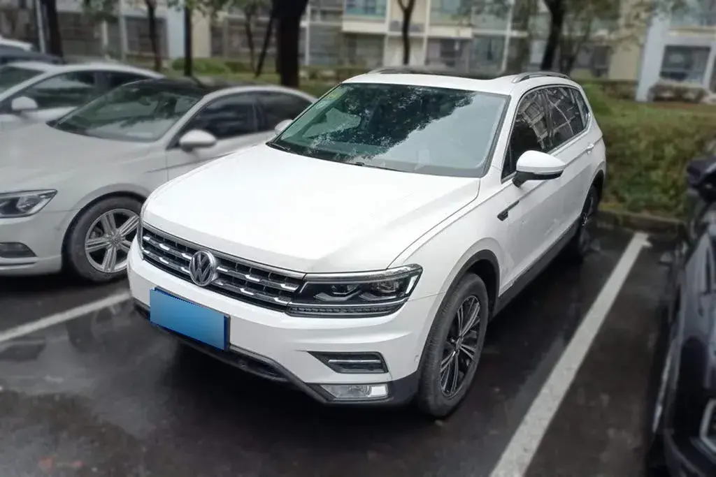 2017 Volkswagen Tiguan L 1.8T 180HP L4 7DCT